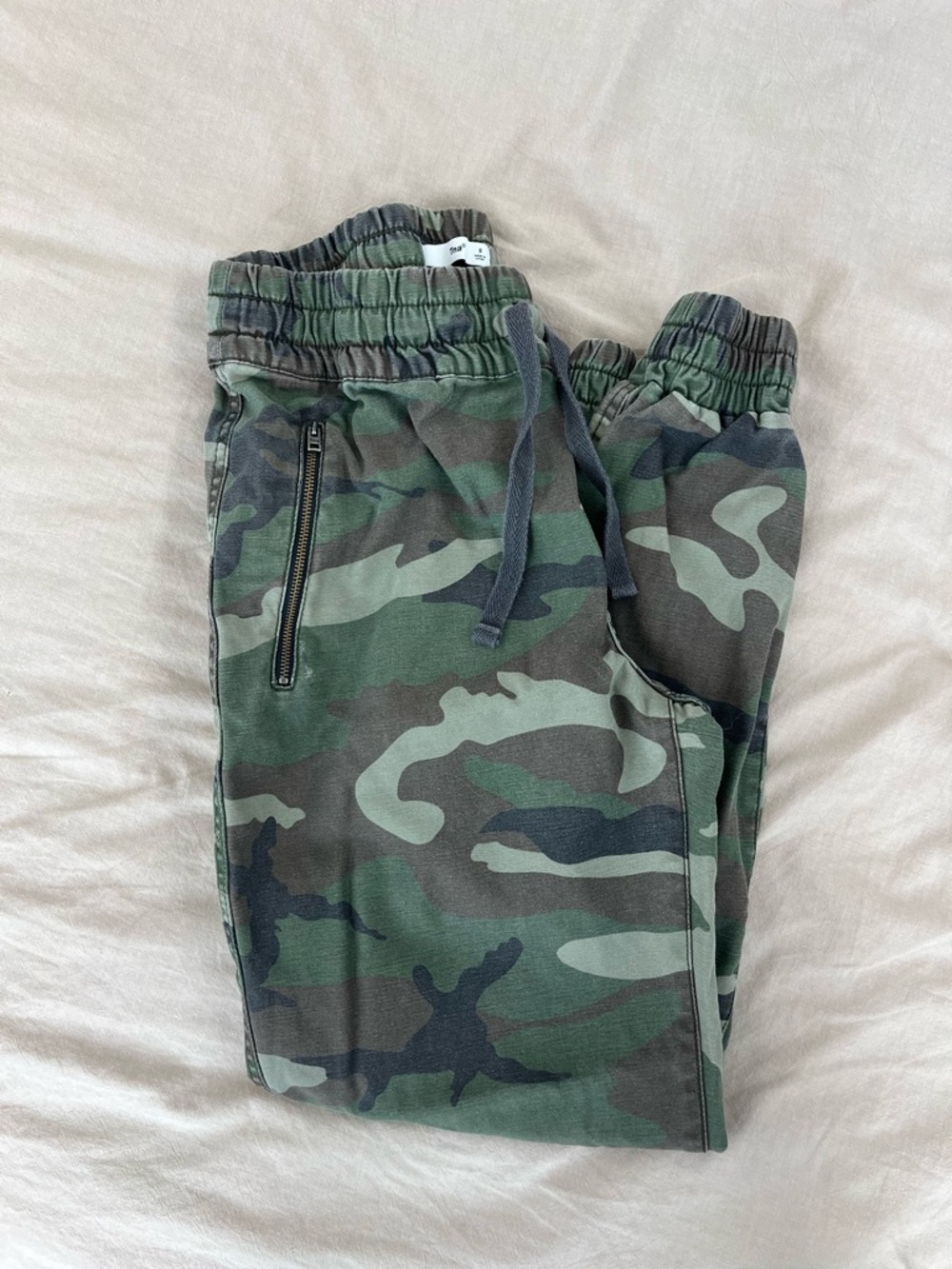 Aritzia Camo Joggers - Green & Olive
